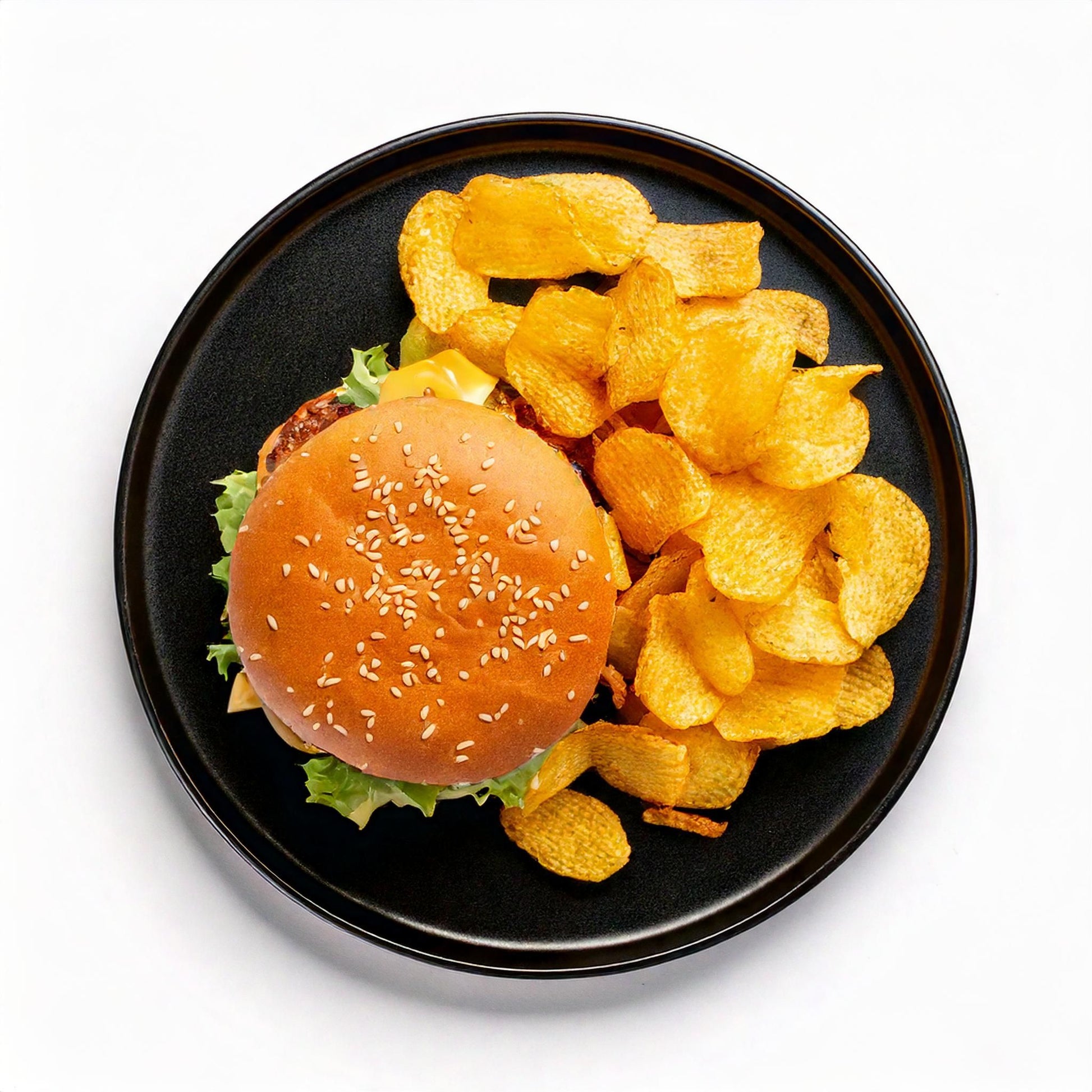 Чийзбургер с телешко, ементал и картофен чипс